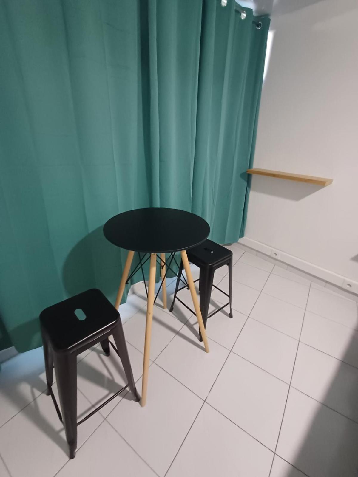 Room B777 Af City Center パペーテ エクステリア 写真